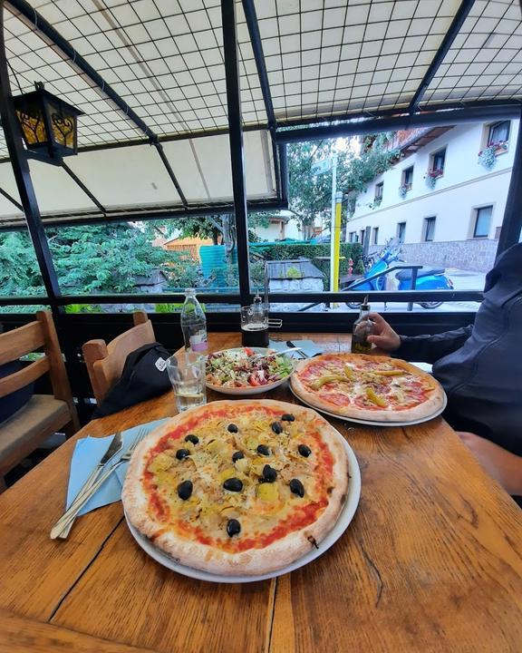 Grill-Pizzeria Rustika